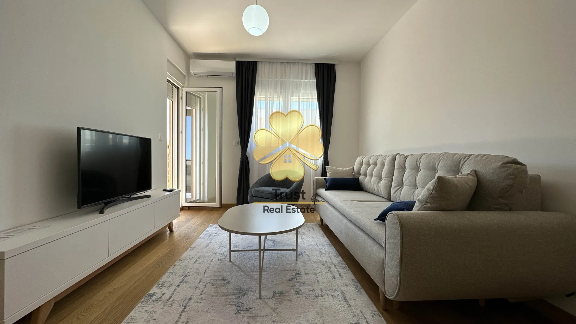 Izdavanje, jednosoban stan, 50m², City Kvart, Podgorica