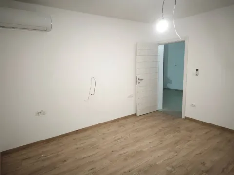 Rent, house, 360m², Donja Gorica, Podgorica - image 11
