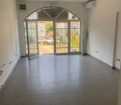 Izdavanje, poslovni prostor, 30m², Dobrota, Kotor - image 5