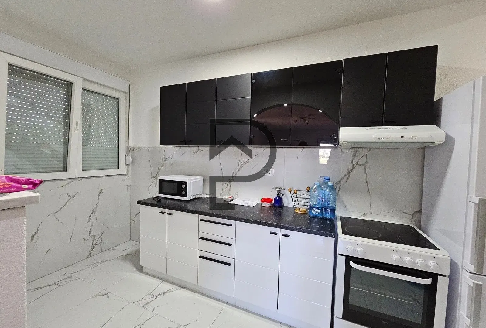 Izdavanje, dvosoban stan, 91m², Gornja Gorica, Podgorica