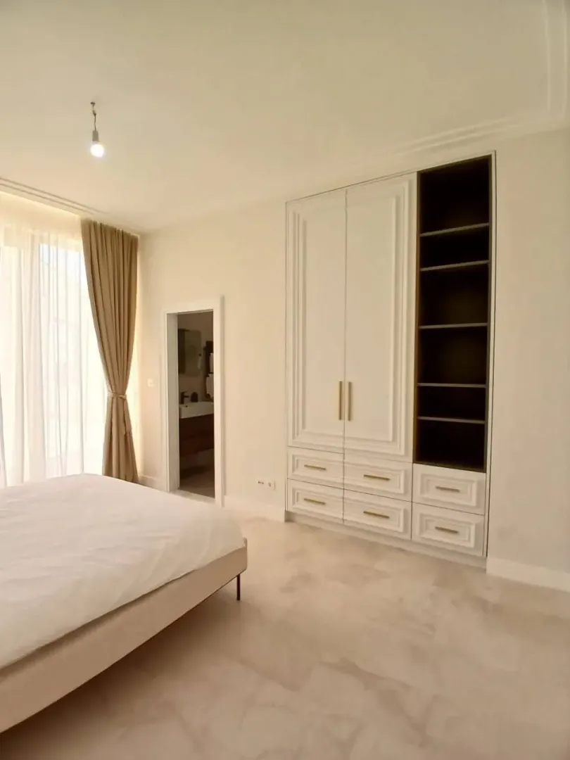 Sale, three bedroom apartment, 198m², Bečići, Budva