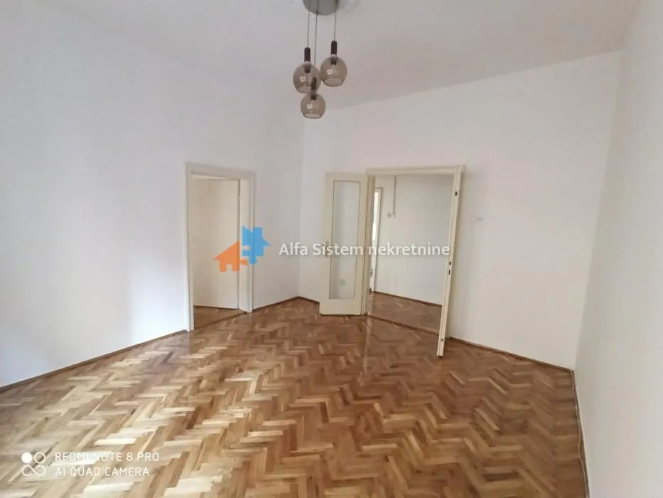 Izdavanje, trosoban stan, 70m², Stari Grad, Beograd