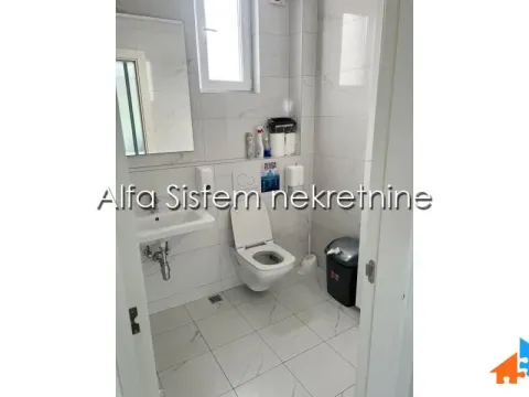 Rent, four bedroom apartment, 164m², Savski Venac, Beograd - image 11