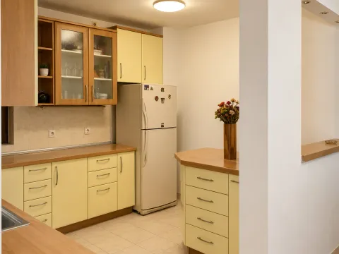 Rent, three bedroom apartment, 110m², Gorica C, Podgorica - image 6