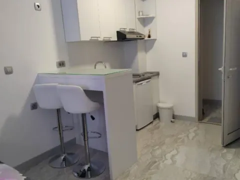 Rent, studio apartment, 27m², Bečići, Budva - image 5