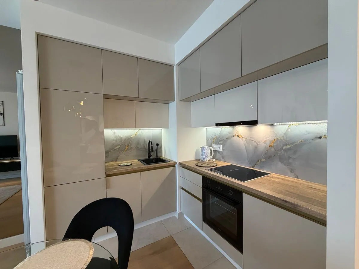 Izdavanje, dvosoban stan, 54m², Beograd Na Vodi, Beograd