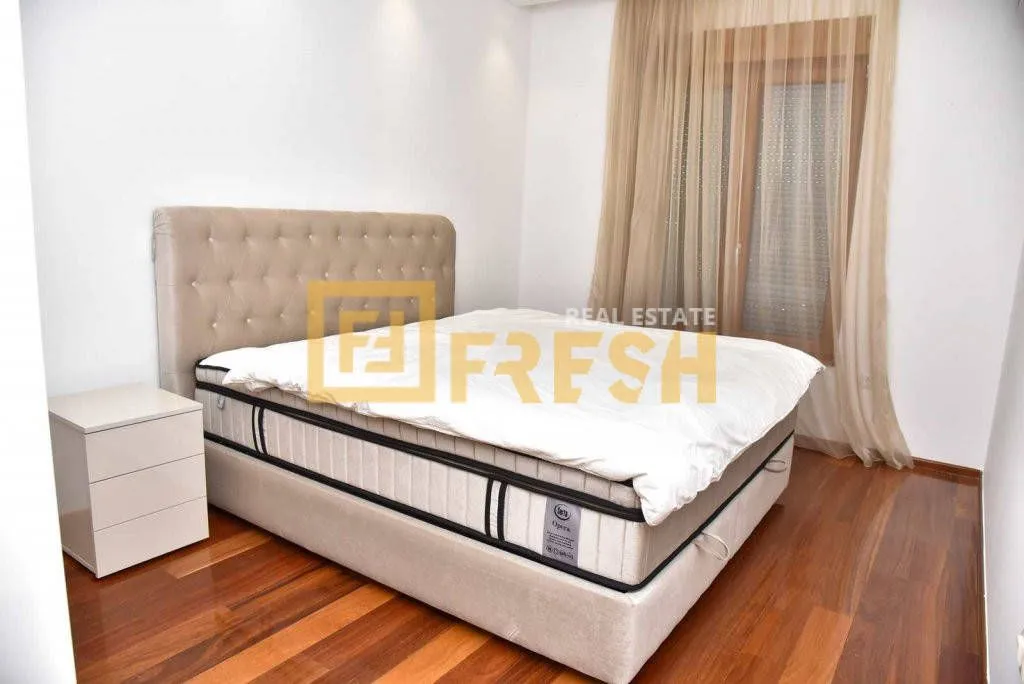 Rent, four bedroom apartment, 140m², Centar, Podgorica