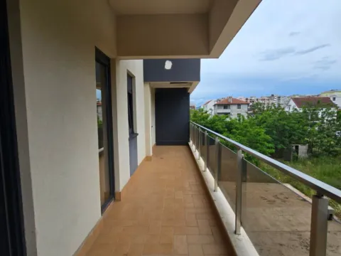 Izdavanje, dvosoban stan, 70m², Blok 9, Podgorica - image 8