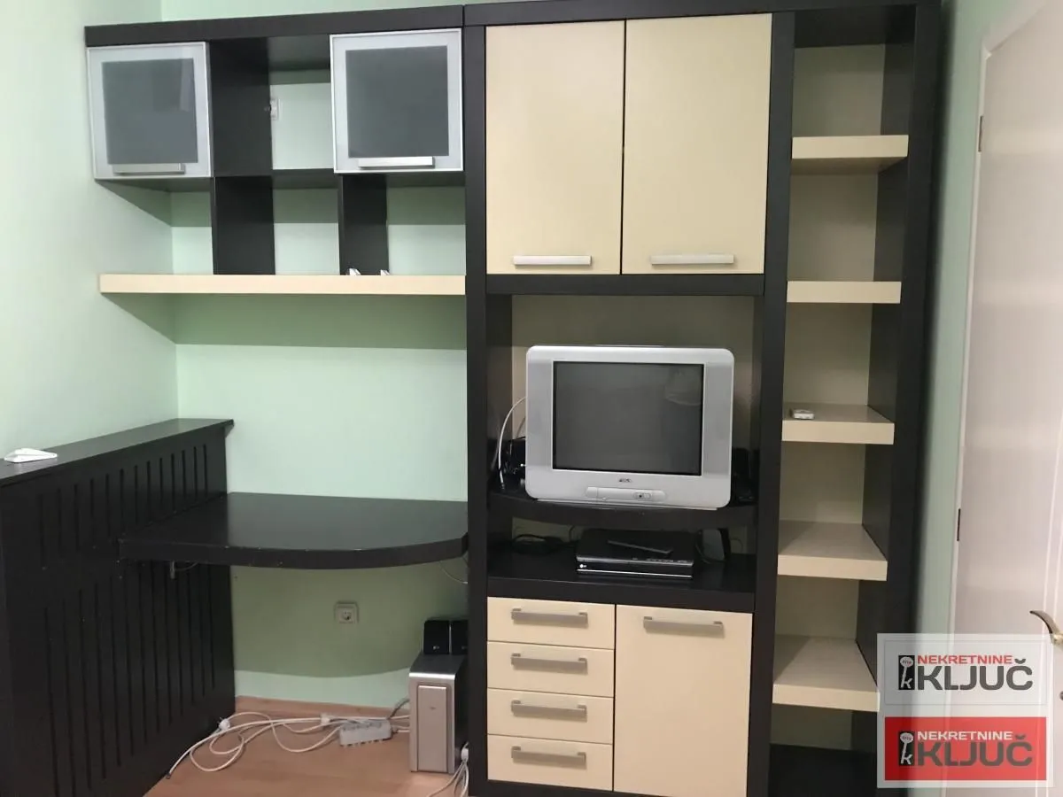 Izdavanje, jednosoban stan, 45m², Centar, Novi Sad