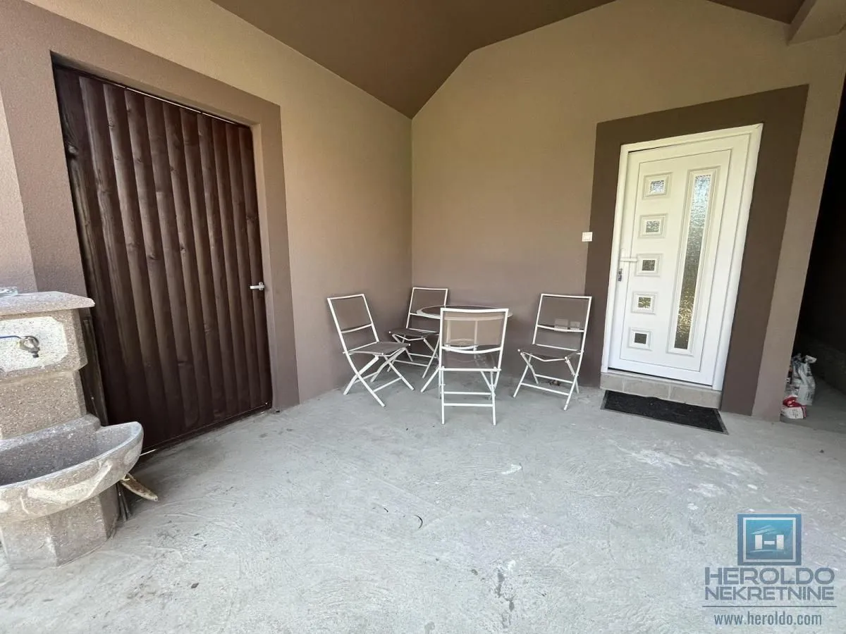 Prodaja, kuća, 400m², Tavrića obori, Jagodina