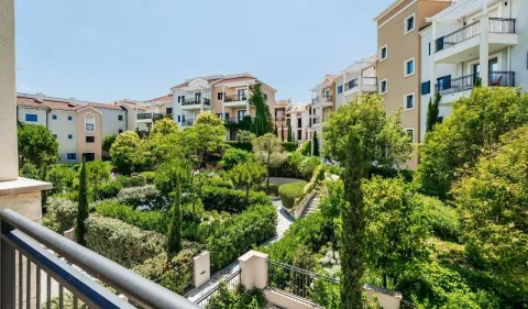 Prodaja, jednosoban stan, 71m², Luštica Bay, Tivat - image 12