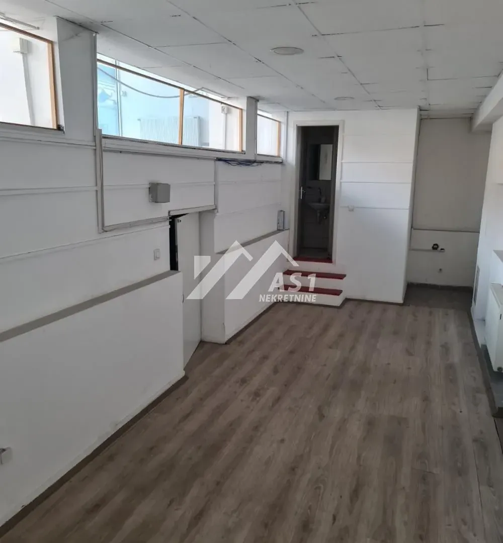 Rent, office space, 86m², Rotkvarija, Novi Sad Sve Podlokacije