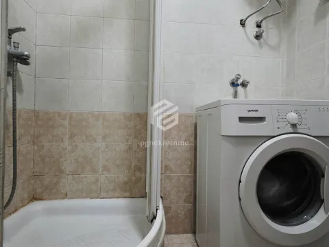 Izdavanje, jednosoban stan, 43m², Stari Aerodrom, Podgorica - image 11