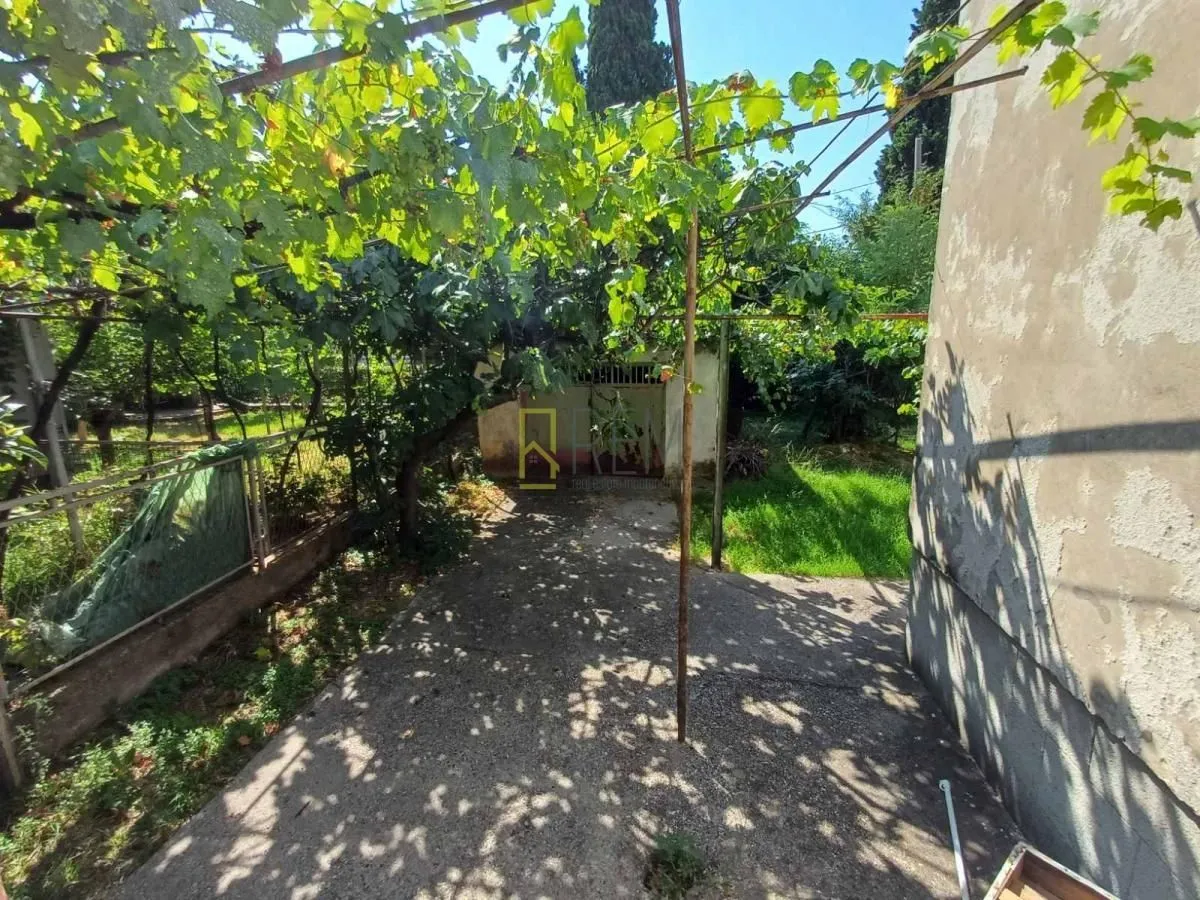 Prodaja, kuća, 172m², Masline, Podgorica
