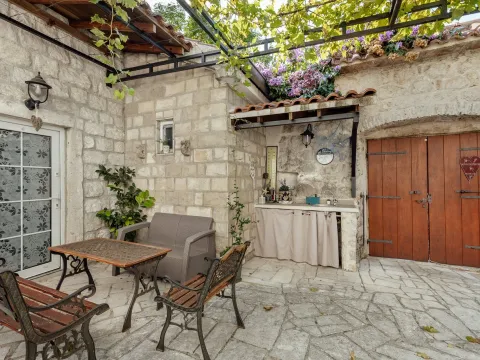 Prodaja, kuća, 240m², Risan, Kotor - image 5