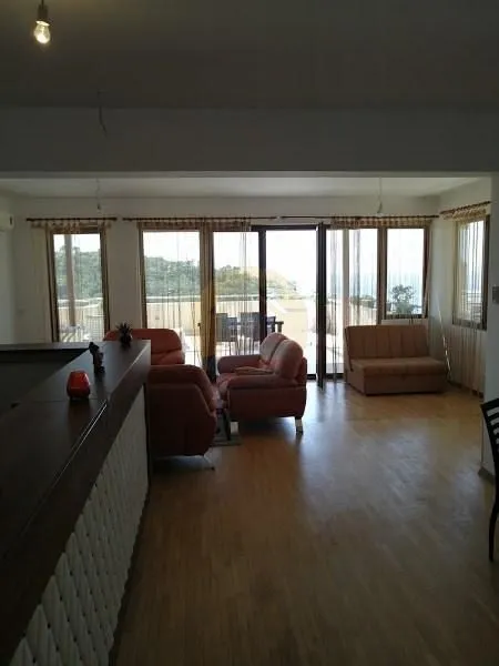Sale, four bedroom apartment, 200m², Petrovac, Budva