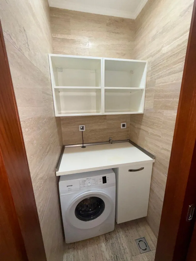 Izdavanje, trosoban stan, 138m², Preko Morače, Podgorica