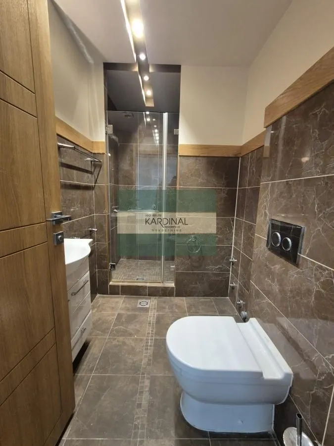Prodaja, trosoban stan, 88m², Vašarište, Jagodina