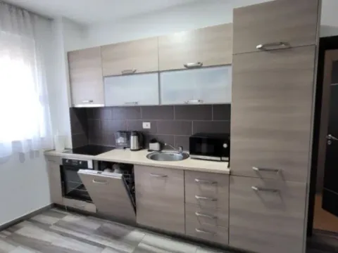 Daily-rent, two bedroom apartment, 70m², Bečići, Budva - image 5