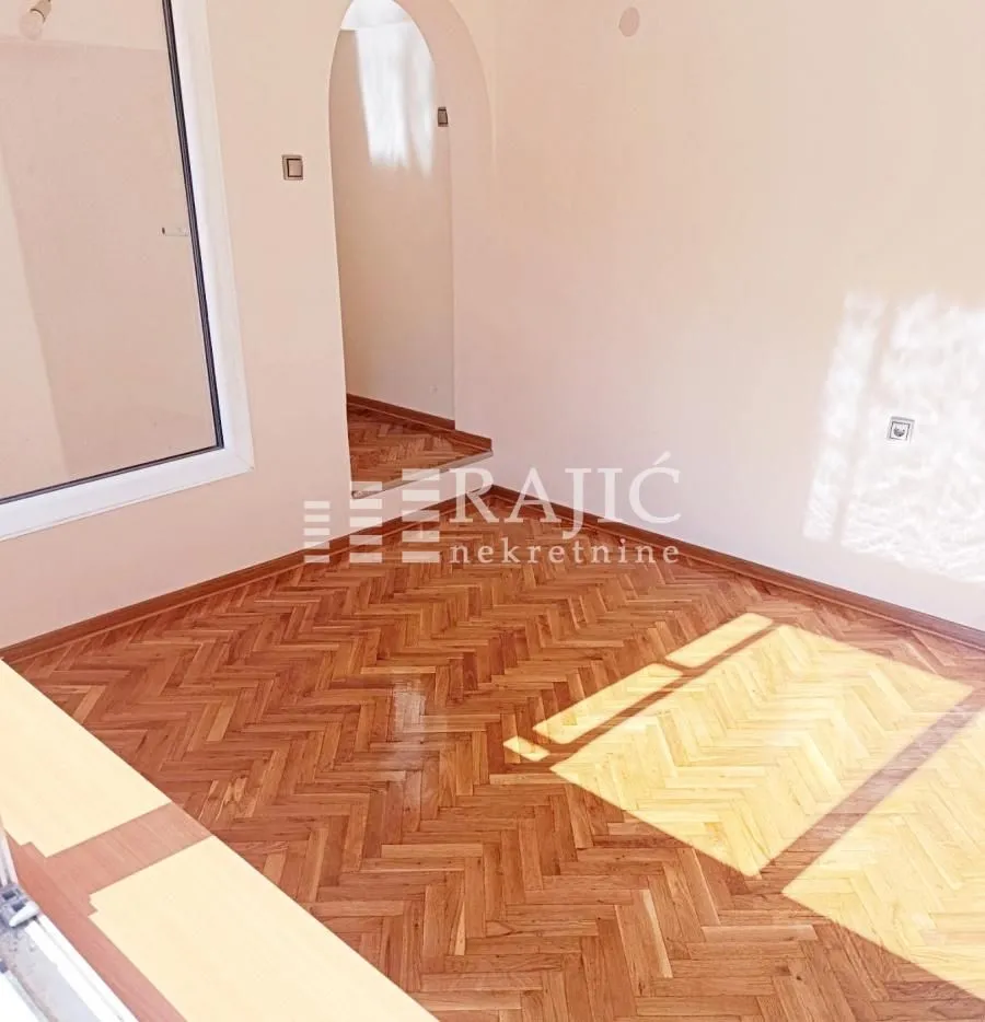 Prodaja, dvosoban stan, 60m², Voždovac Sve Podlokacije, Beograd