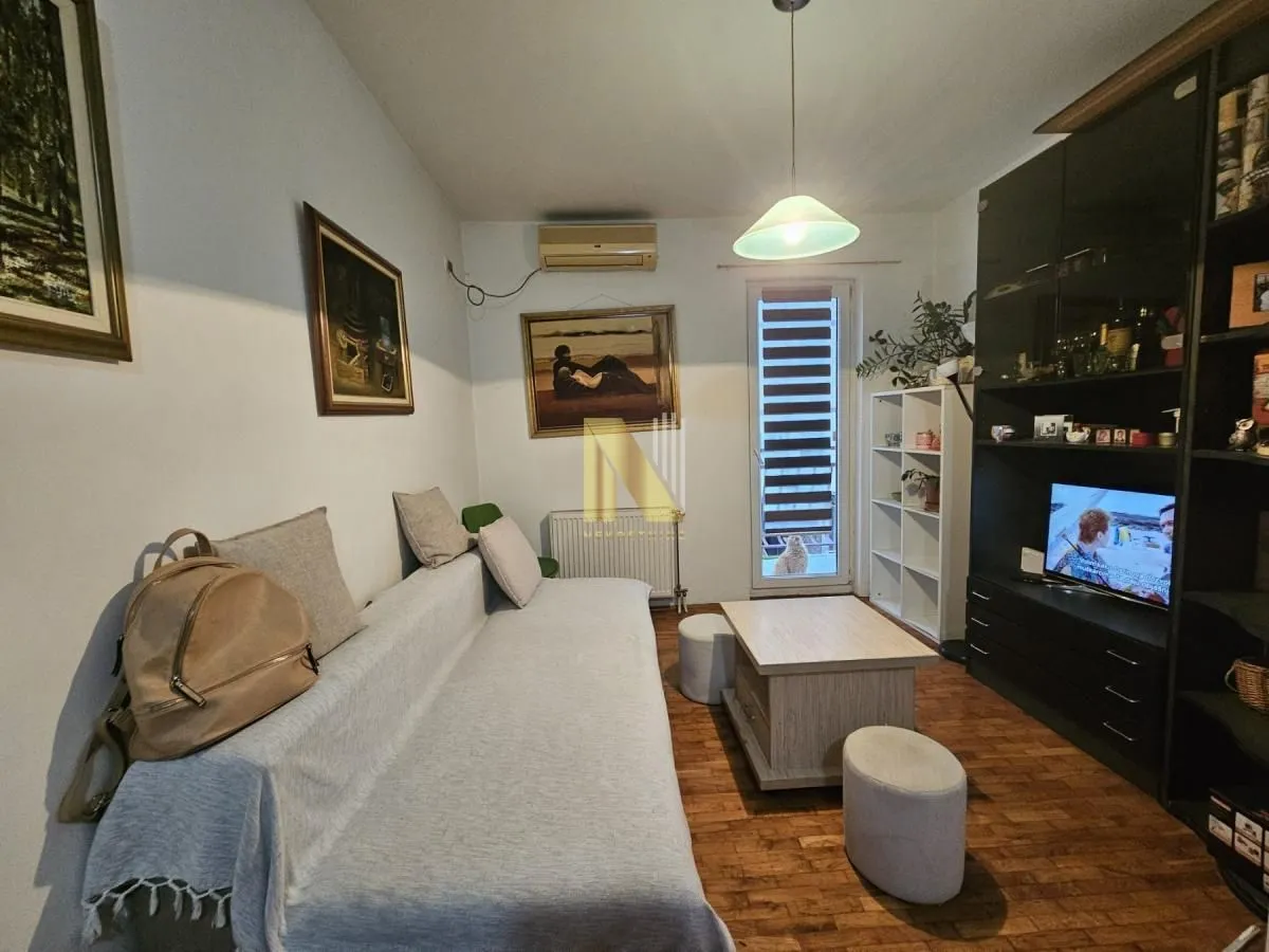 Izdavanje, jednosoban stan, 36m², Bulevar patrijarha Pavla, Novi Sad Sve Podlokacije