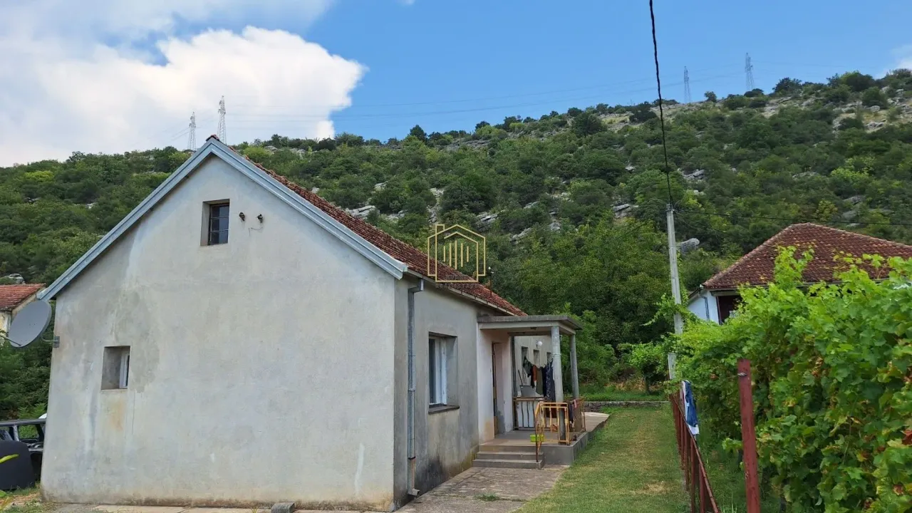 Prodaja, kuća, 115m², Tološi, Podgorica