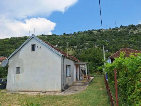 Sale, house, 115m², Tološi, Podgorica