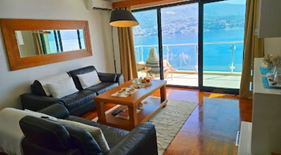 Izdavanje, dvosoban stan, 60m², Njivice, Herceg Novi