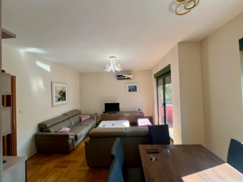 Izdavanje, dvosoban stan, 64m², Vezirov Most, Podgorica - image 3
