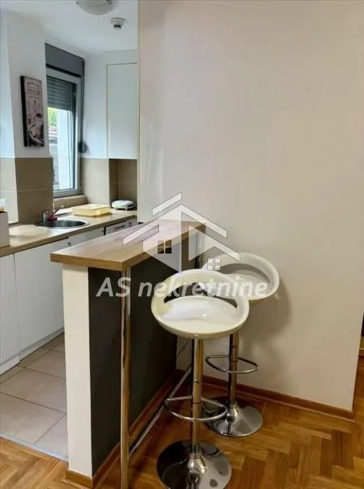 Rent, two bedroom apartment, 40m², Stari Grad, Beograd