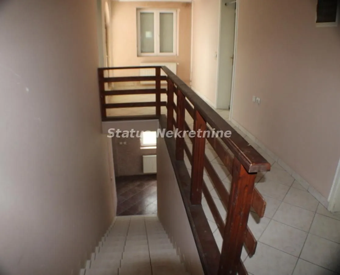 Prodaja, kuća, 225m², Veternik, Novi Sad Sve Podlokacije