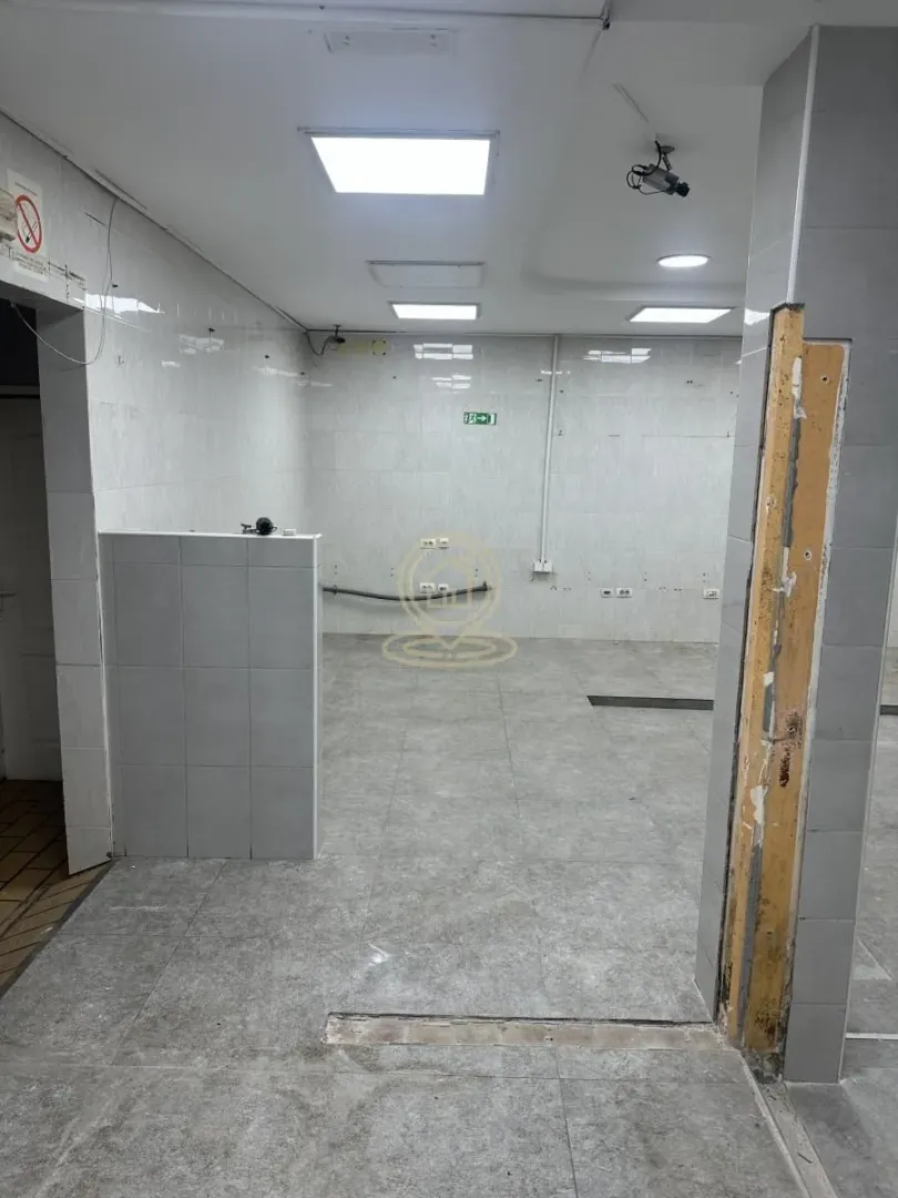 Izdavanje, poslovni prostor, 80m², Brace Jerković, Voždovac Sve Podlokacije