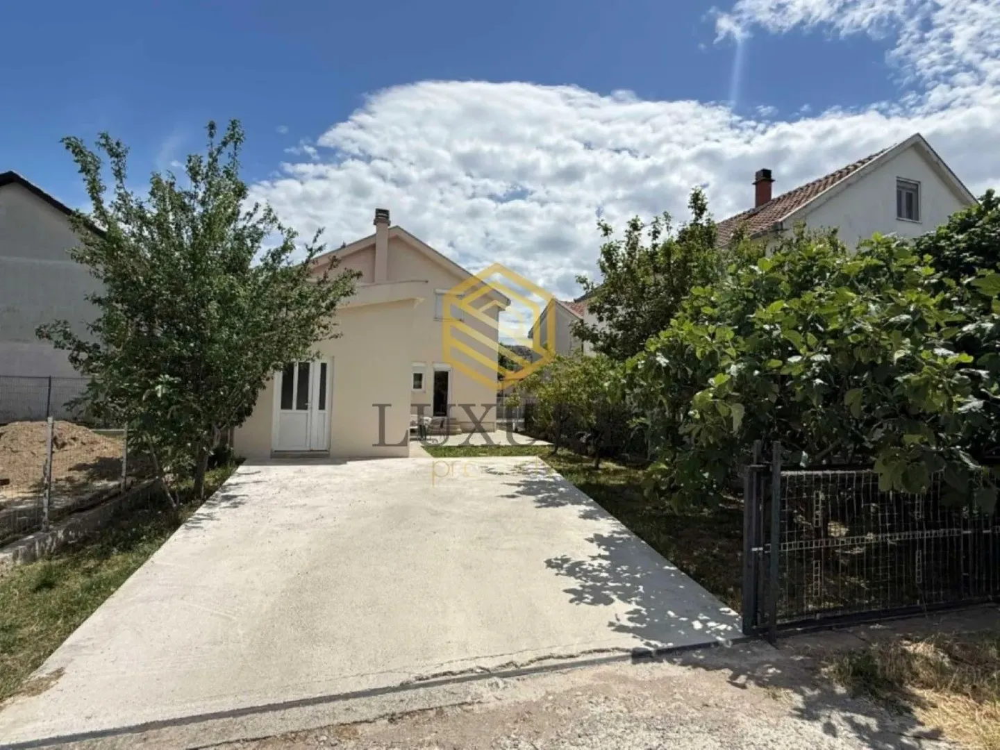 Prodaja, kuća, 125m², Murtovina, Podgorica