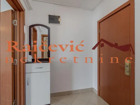 Sale, one bedroom apartment, 33m², Autokomanda, Voždovac Sve Podlokacije - image 11