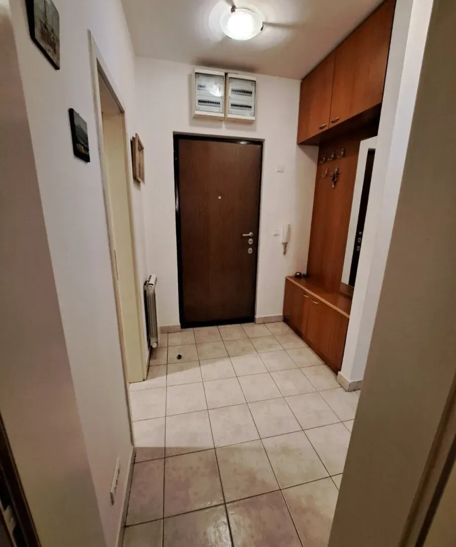 Izdavanje, dvosoban stan, 75m², Preko Morače, Podgorica