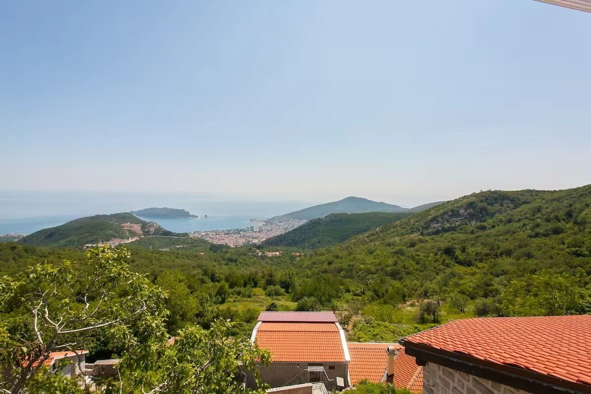 Rent, house, 110m², Lapčići, Budva