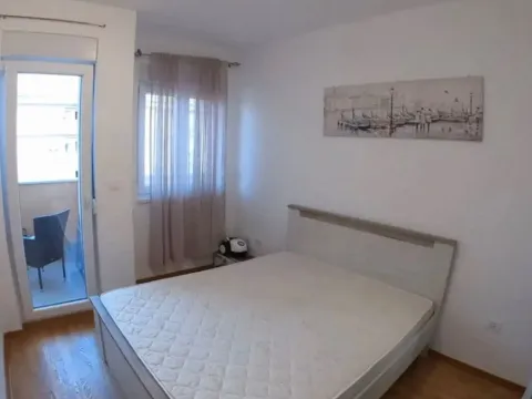 Rent, one bedroom apartment, 43m², City Kej, Podgorica - image 6