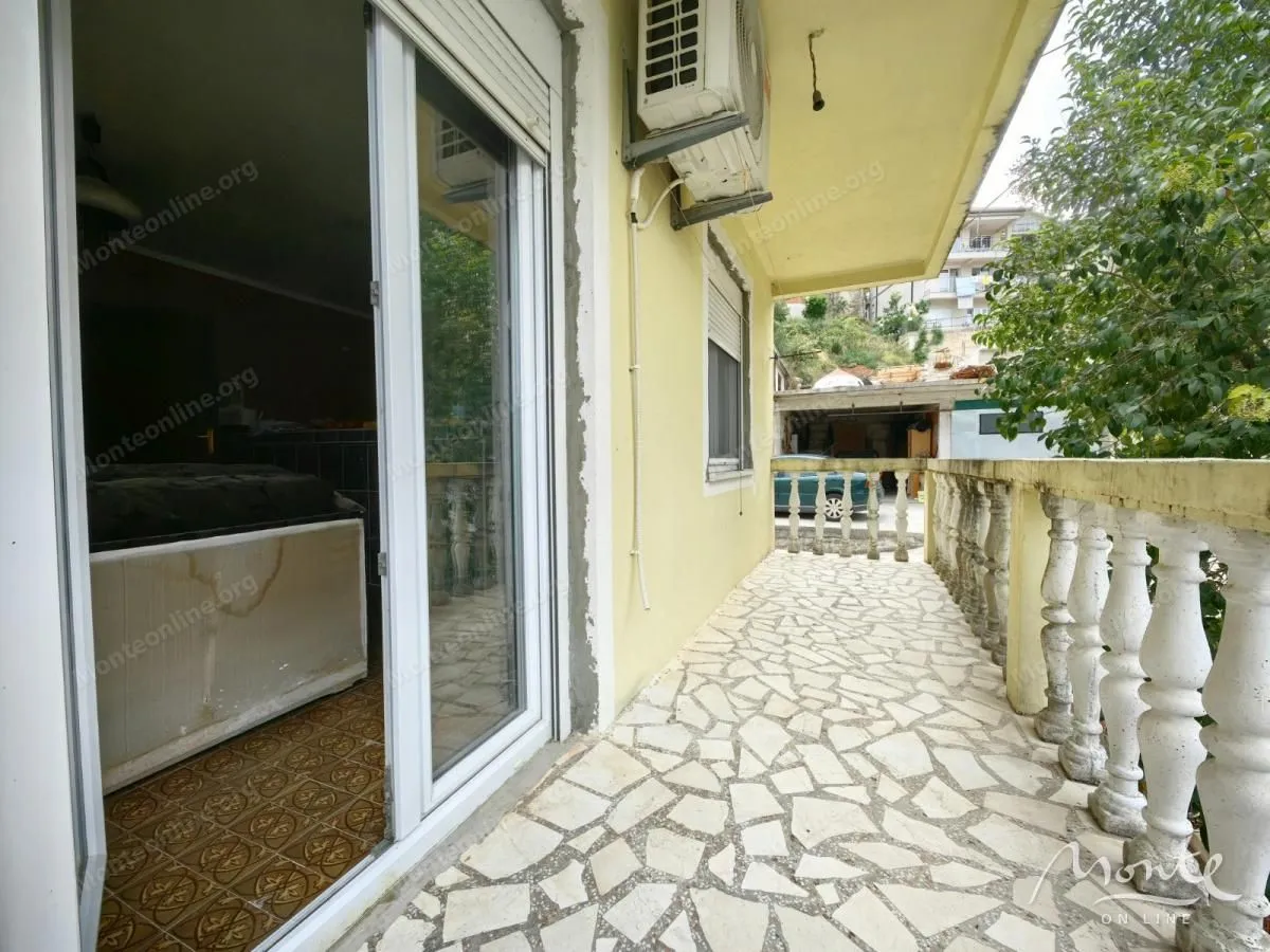 Prodaja, kuća, 180m², Trebešin, Herceg Novi