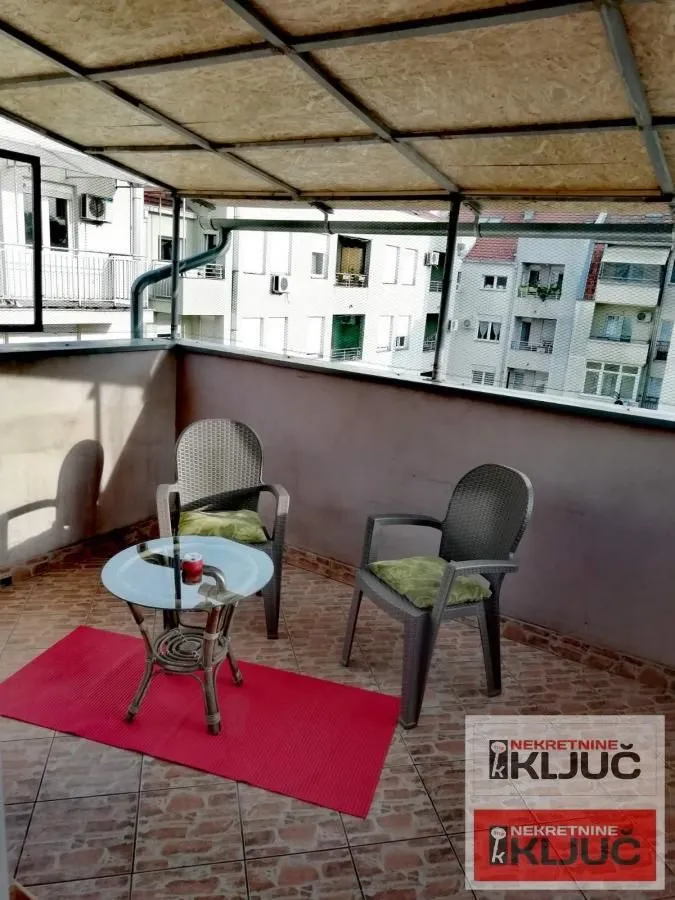 Izdavanje, garsonjera, 35m², Bulevar Oslobodjenja, Novi Sad Sve Podlokacije