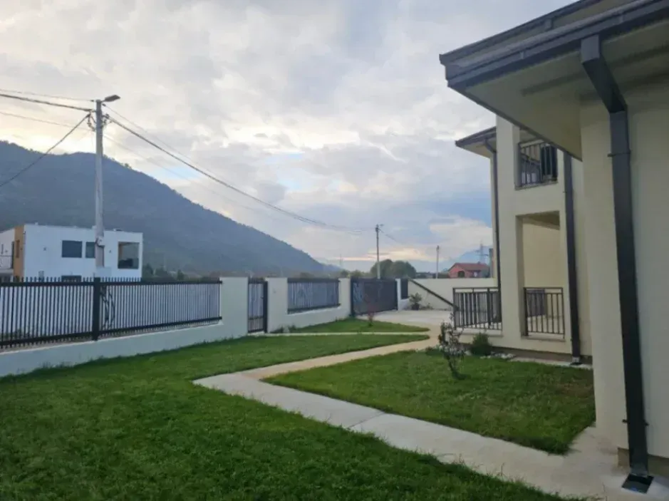 Prodaja, kuća, 212m², Tološi, Podgorica