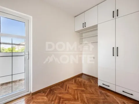 Sale, two bedroom apartment, 52m², Centar, Tivat - image 7