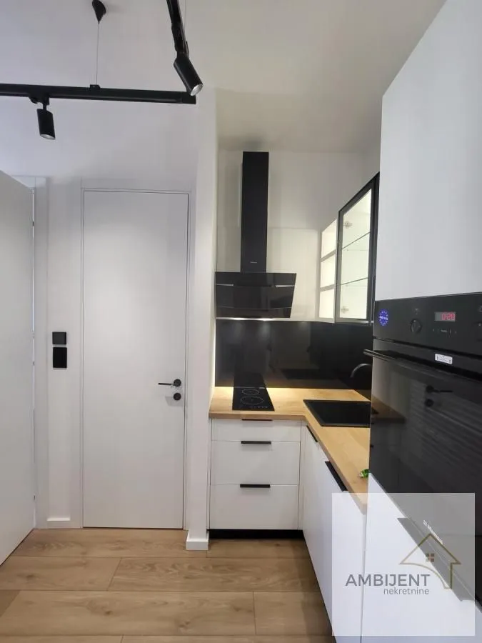 Izdavanje, jednosoban stan, 32m², Stari Grad, Beograd