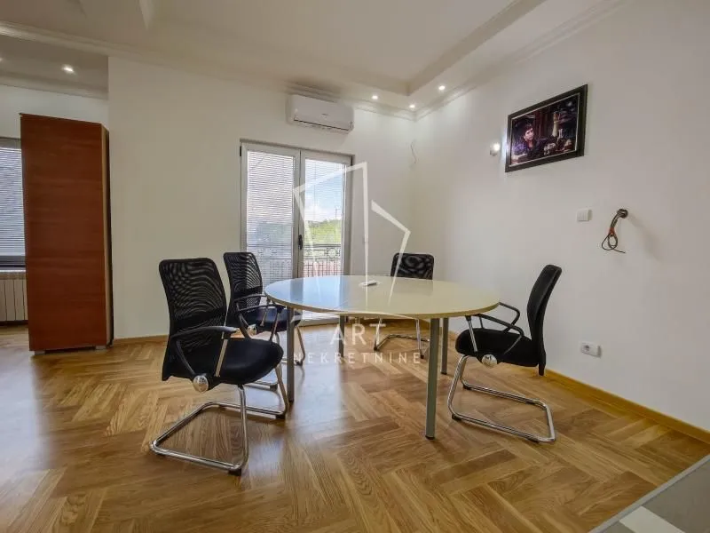 Prodaja, trosoban stan, 157m², Brace Jerković, Voždovac Sve Podlokacije