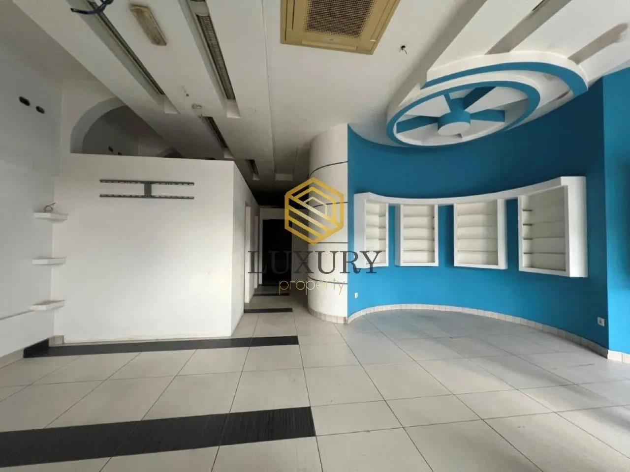 Rent, office space, 91m², Vezirov Most, Podgorica