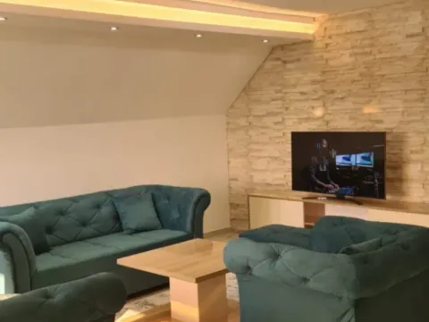 Izdavanje, trosoban stan, 150m², Gradiošnica, Tivat - image 4