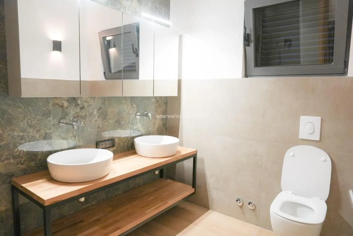 Sale, house, 420m², Blizikuće, Budva