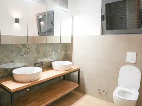 Prodaja, kuća, 420m², Blizikuće, Budva - image 37