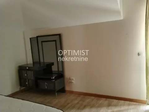 Izdavanje, četvorosoban stan, 220m², Surčin, Beograd - image 3