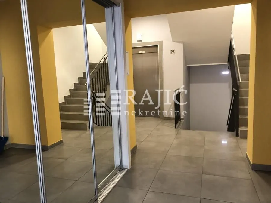 Sale, three bedroom apartment, 82m², Južni Bulevar, Vračar Sve Podlokacije