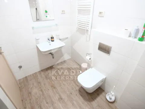 Izdavanje, poslovni prostor, 75m², City Kvart, Podgorica - image 8